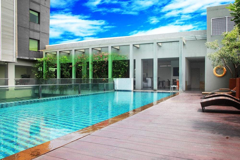 Sparks Life Jakarta, Artotel Curated Экстерьер фото