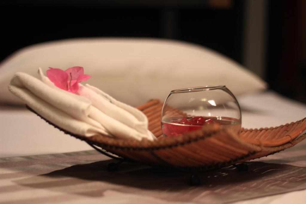Sparks Life Jakarta, Artotel Curated Экстерьер фото