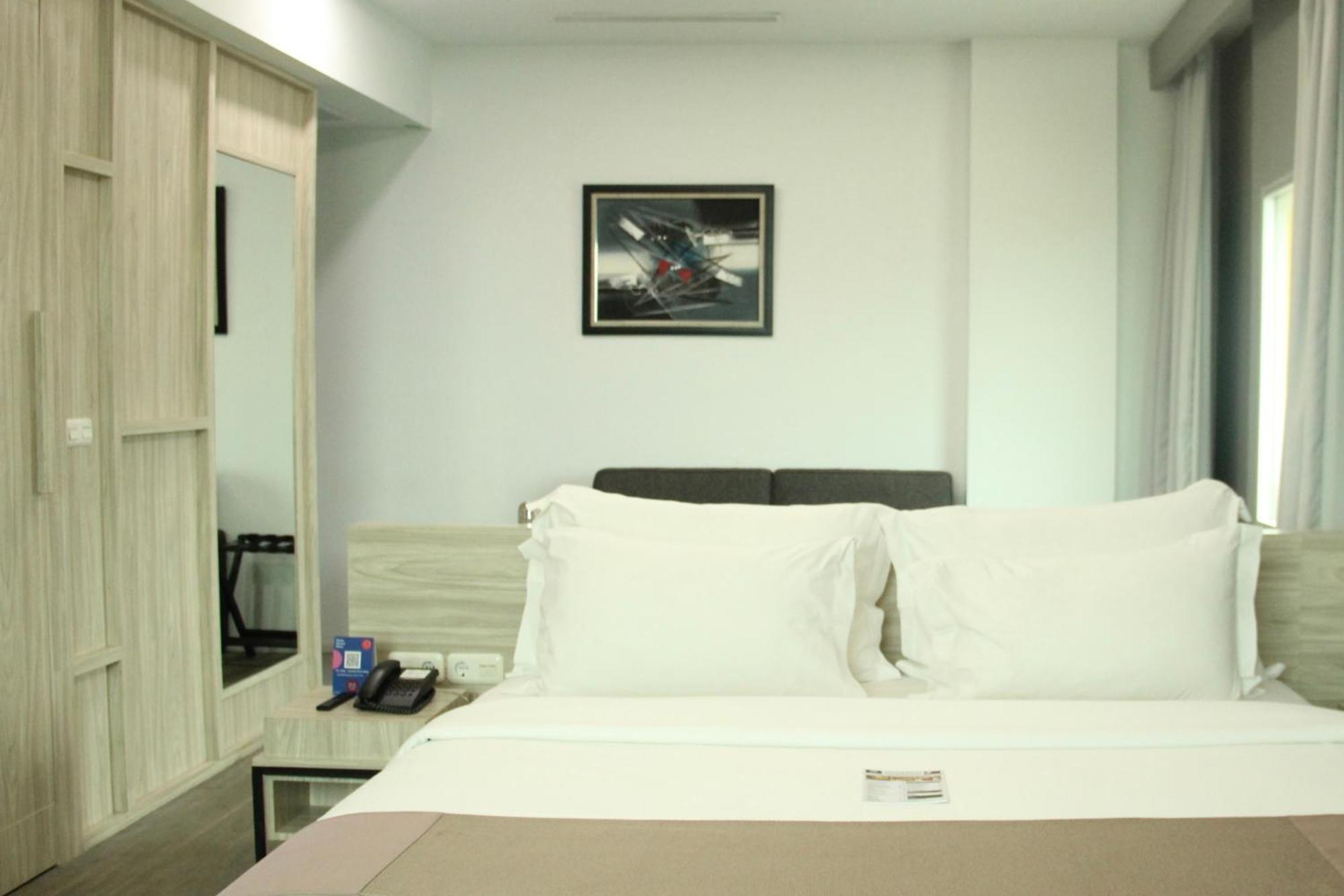 Sparks Life Jakarta, Artotel Curated Экстерьер фото