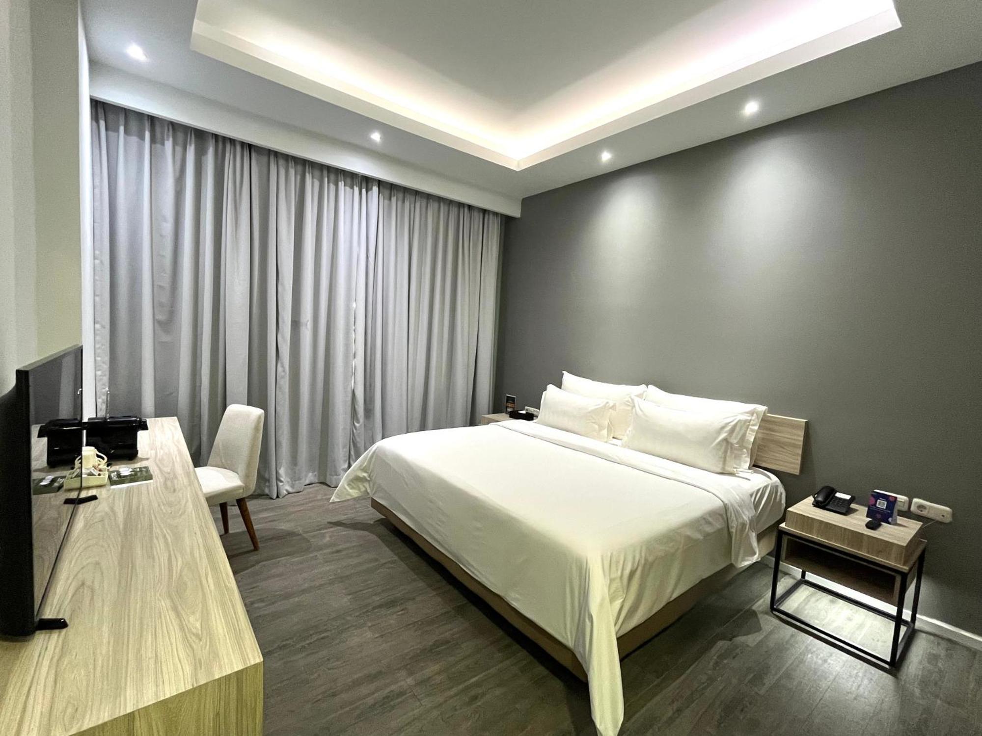 Sparks Life Jakarta, Artotel Curated Экстерьер фото