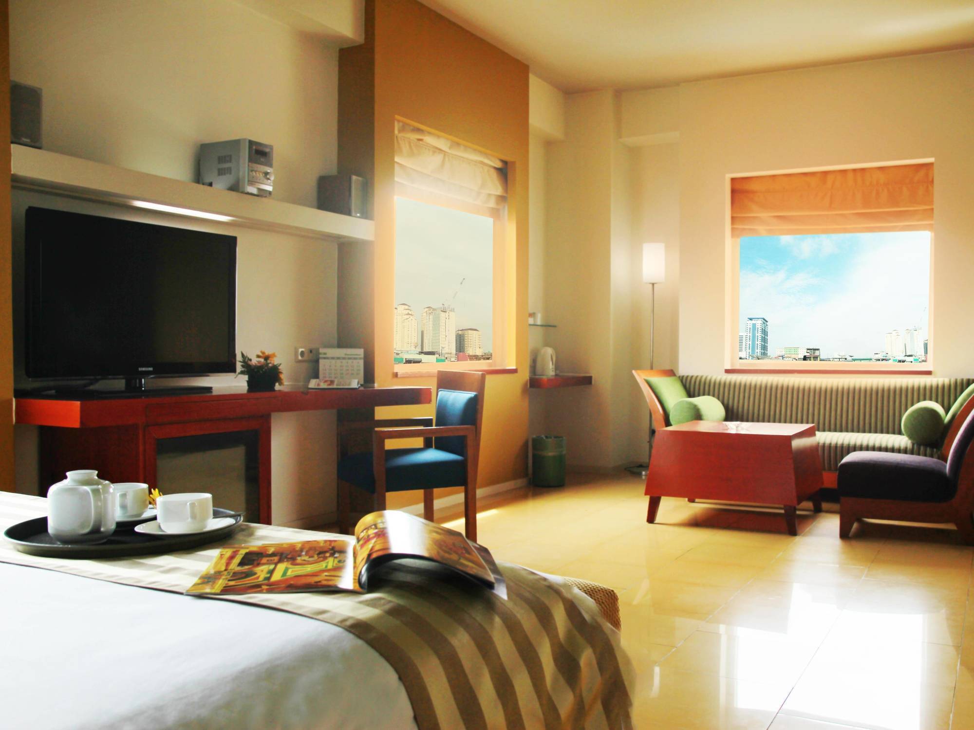 Sparks Life Jakarta, Artotel Curated Экстерьер фото